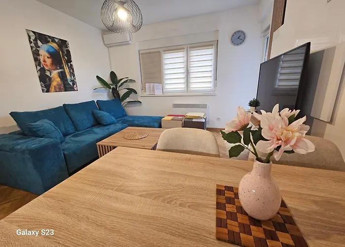 Blue Wave 아파트 *